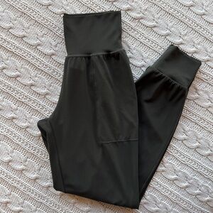 Athleta Salutation Cruise Jogger In Powervita • olive xxs